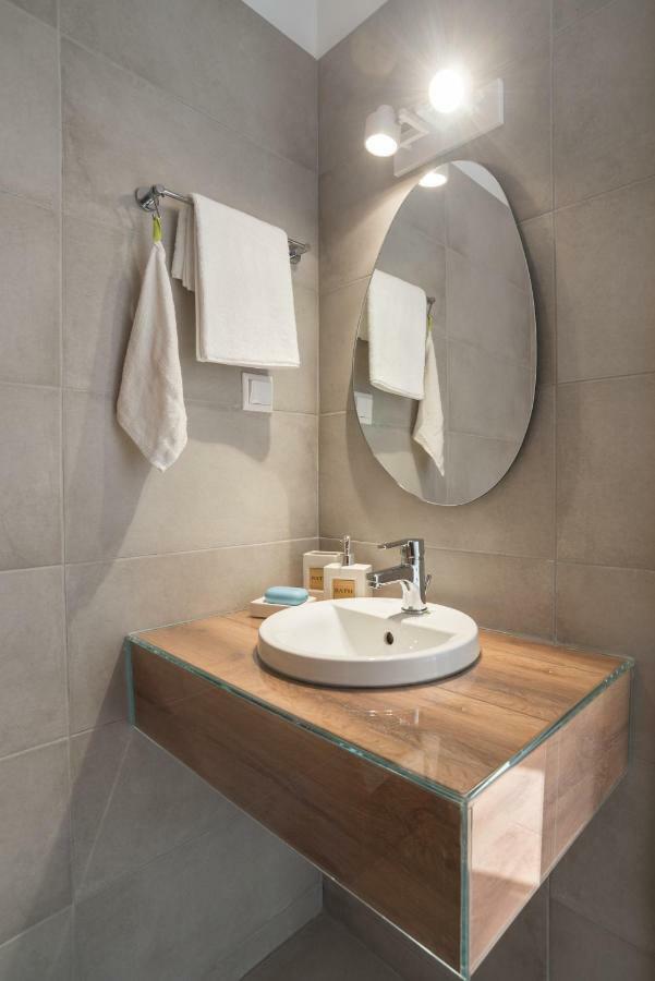 Epipleon Suites Agioi Apostoloi  Exterior photo